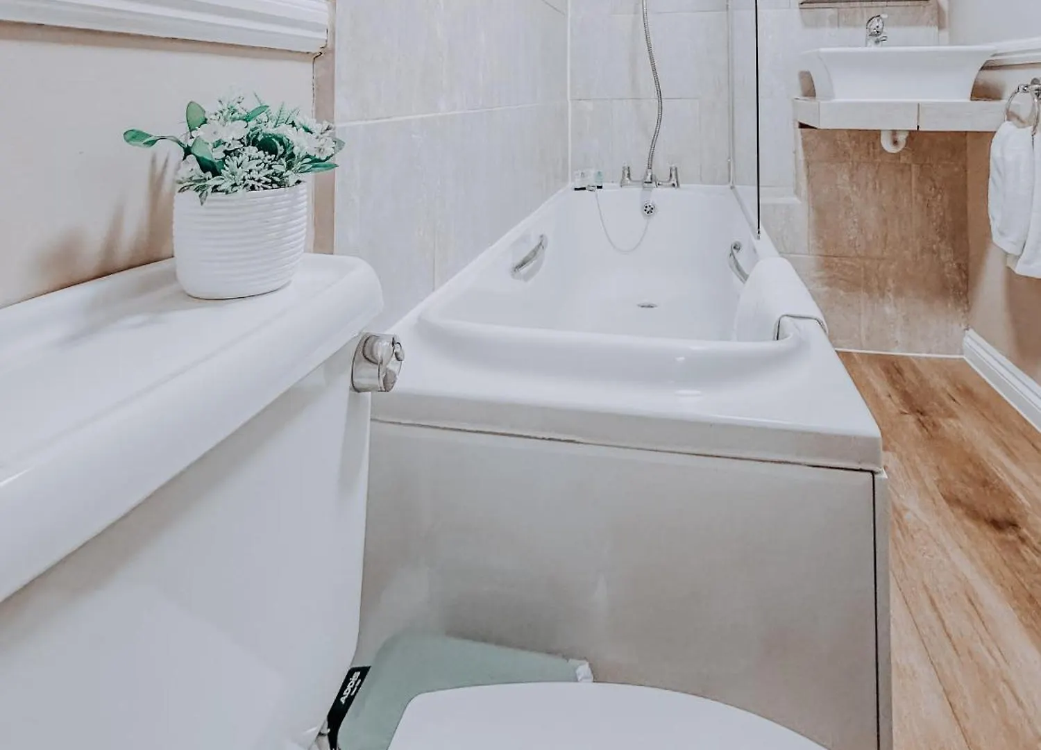 Central 2 Bed Apartment Walking Distance To Beach Bournemouth United Kingdom